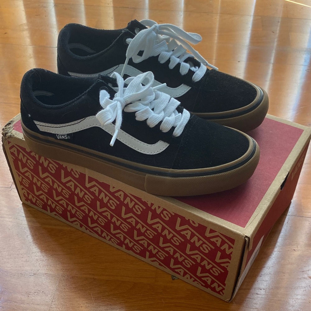 Vans Classic Black and White Skate Shoes new in box